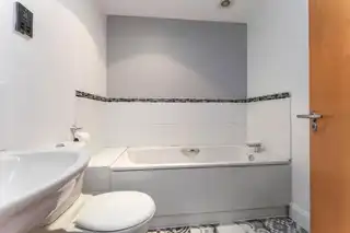 7 Silverwood CourtImage 5