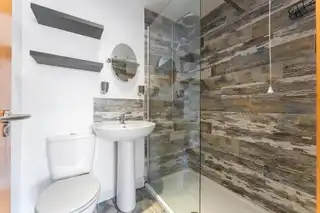 7 Silverwood CourtImage 4