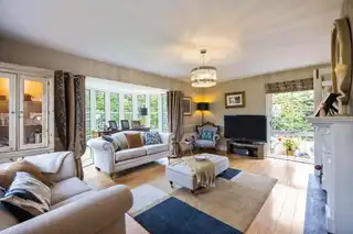 10 Villiers AvenueImage 13