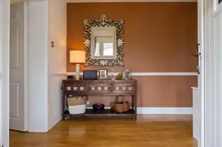 10 Villiers AvenueImage 8