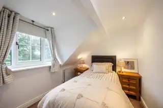 10 Villiers AvenueImage 30