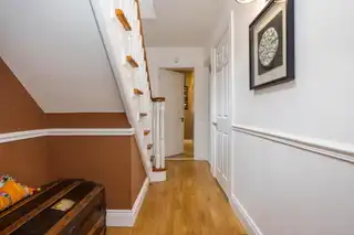 10 Villiers AvenueImage 10