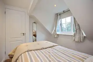 10 Villiers AvenueImage 31