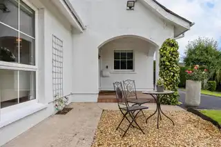 10 Villiers AvenueImage 5