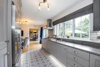 10 Villiers AvenueImage 20