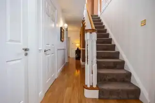 10 Villiers AvenueImage 11