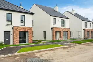 149 Ballynamoney ViewImage 2
