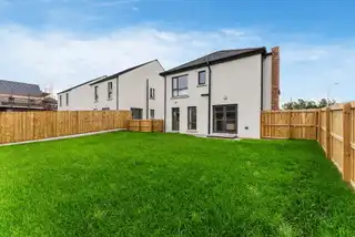 148 Ballynamoney ViewImage 33