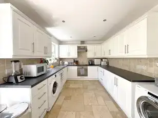 18 Oak LodgeImage 6