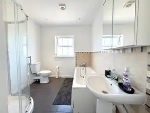 18 Oak LodgeImage 13