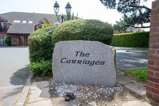 4 The CarriagesImage 32