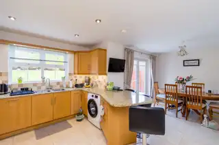 2 Wellington Park WayImage 9