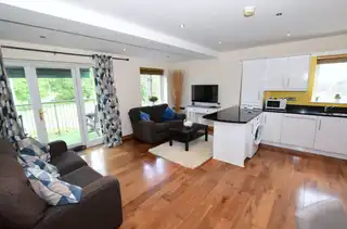 27 Village CourtImage 8