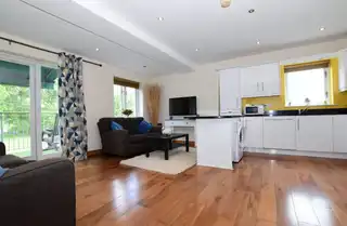 27 Village CourtImage 7