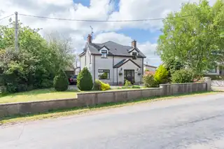Image 1 for 37 Halfpennygate Road