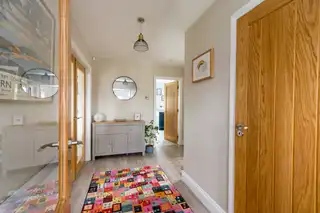 6 Waringfield CrescentImage 4