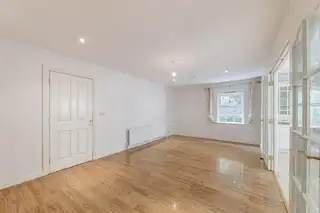 1 Strangford ParkImage 18