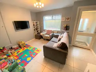 33 Whitehall ParadeImage 8