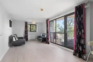 Apartment 29 Luna BuildingImage 7