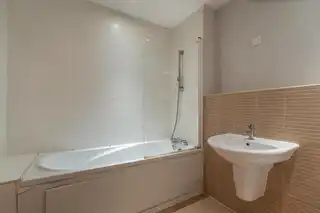 Apartment 29 Luna BuildingImage 22