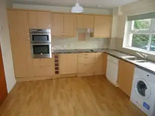 32 Baragh GardensImage 3