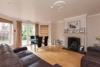 2 Wellington Park MewsImage 5