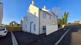 Image 1 for 10 Castletown Brae