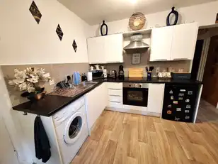 14 Bleach Green ApartmentsImage 5