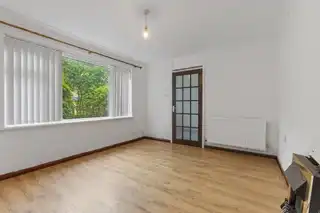 128 Dunclug GardensImage 5