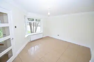 16 Rosgoill GardensImage 5