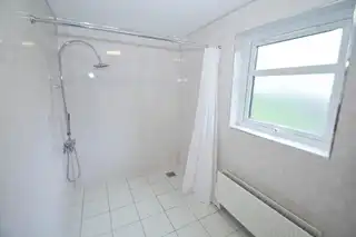 2 Suffolk HeightsImage 16