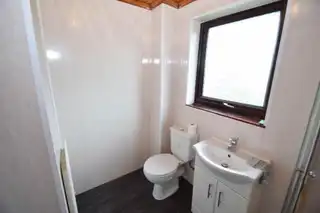 2 Suffolk HeightsImage 25