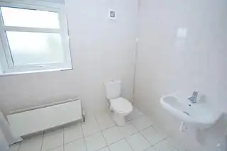 2 Suffolk HeightsImage 17