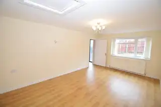 2 Suffolk HeightsImage 9