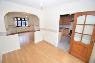 2 Suffolk HeightsImage 8