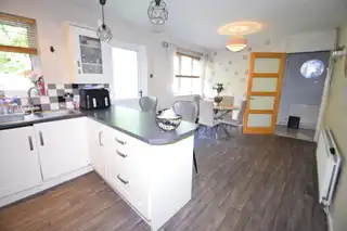 10 Summerhill GardensImage 9