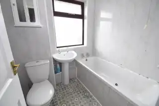 24 Gardenmore RoadImage 18