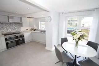 1B Fruithill ParkImage 10