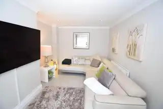 1B Fruithill ParkImage 6