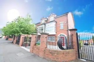 1B Fruithill ParkImage 2