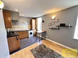 Apt 2 6 Glandore AvenueImage 5