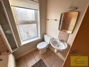 Apt 2 6 Glandore AvenueImage 13