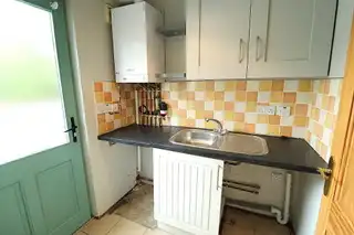 33 HollyfieldsImage 13