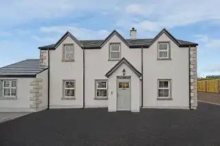 8 Clonmore ManorImage 4