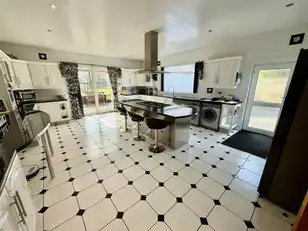 37 Hillsborough DriveImage 6