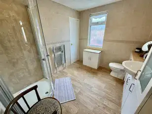 238 Ravenhill AvenueImage 15