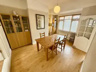 238 Ravenhill AvenueImage 4