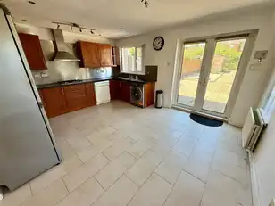 33 Onslow ParadeImage 7