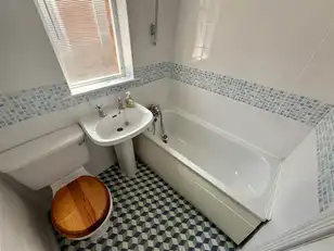 43 Dunraven ParadeImage 9