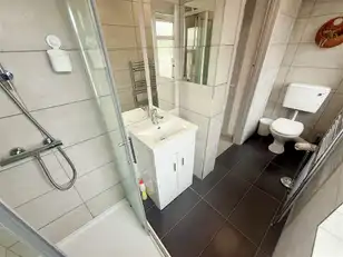 28 Downshire Park CentralImage 10